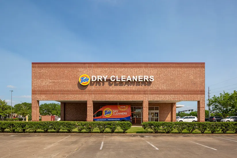The front of Tide Cleaners Dulles