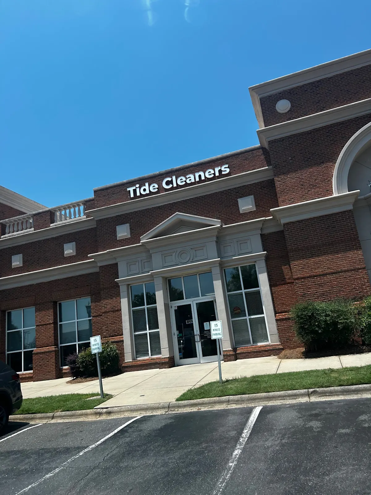 The front of Tide Cleaners Morrocroft