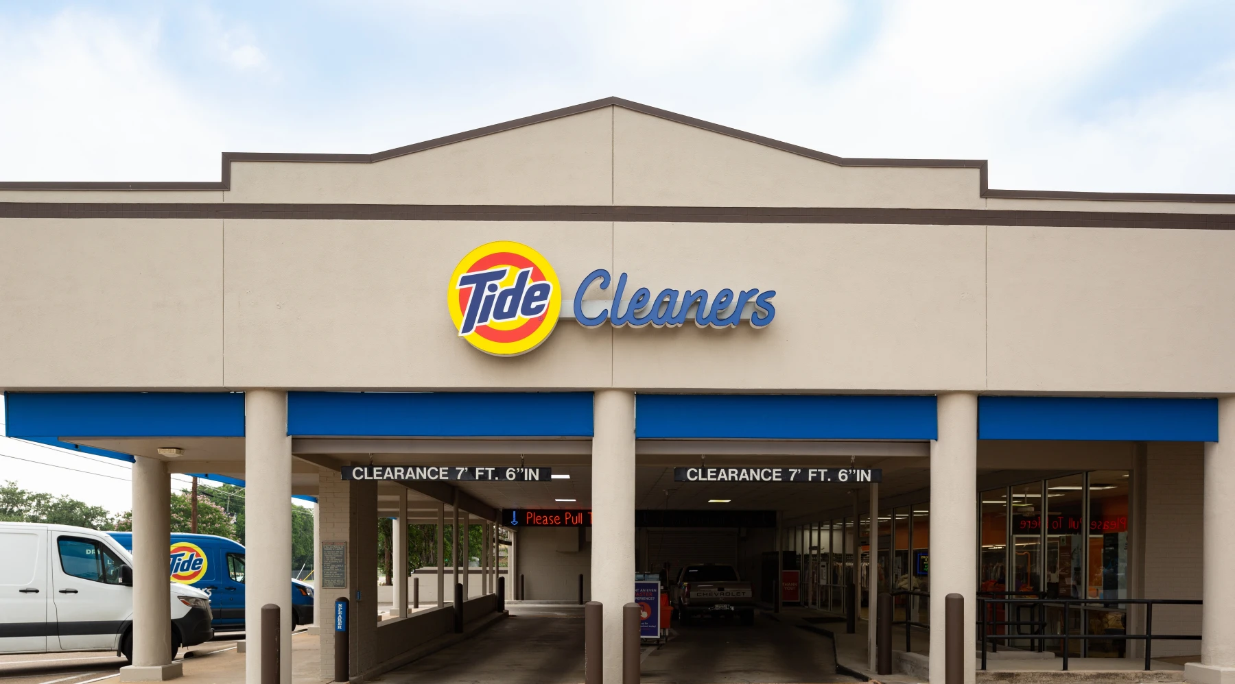 The front of Tide Cleaners Preston Hollow