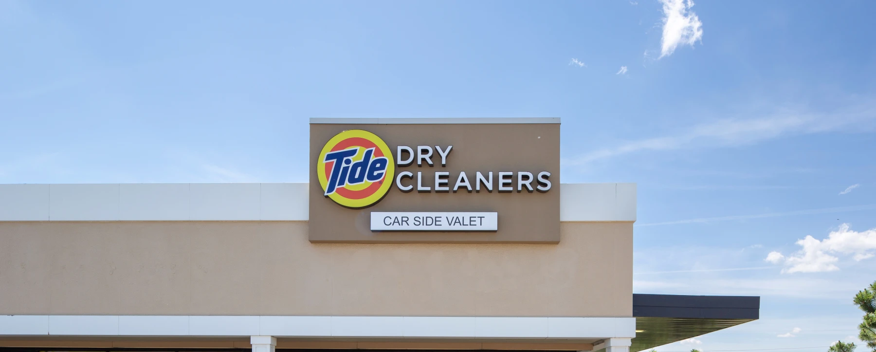 The front of Tide Cleaners Apple Valley