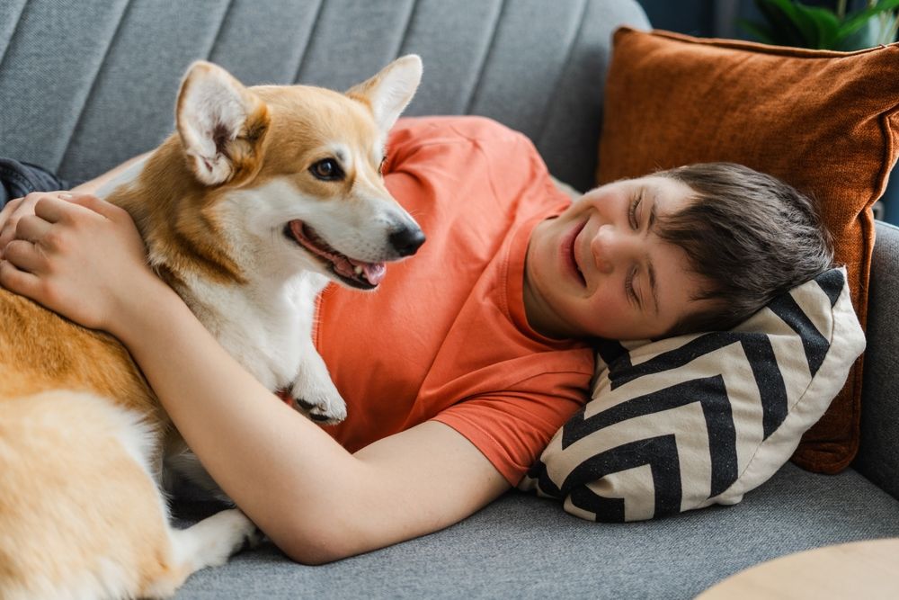 teenager con cane