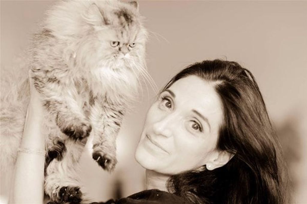 Veronique Aiache et son chat Plume