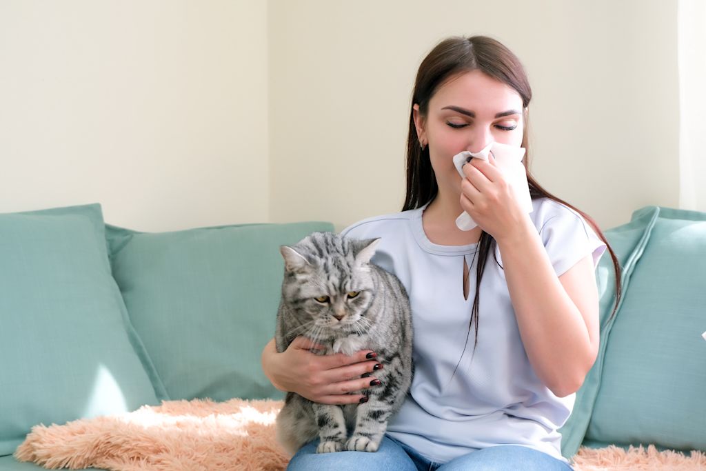 femme allergique au chat