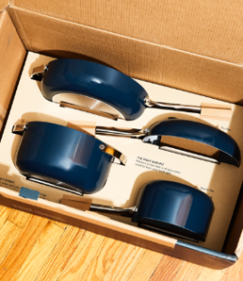 Unboxing the cookware set in navy.