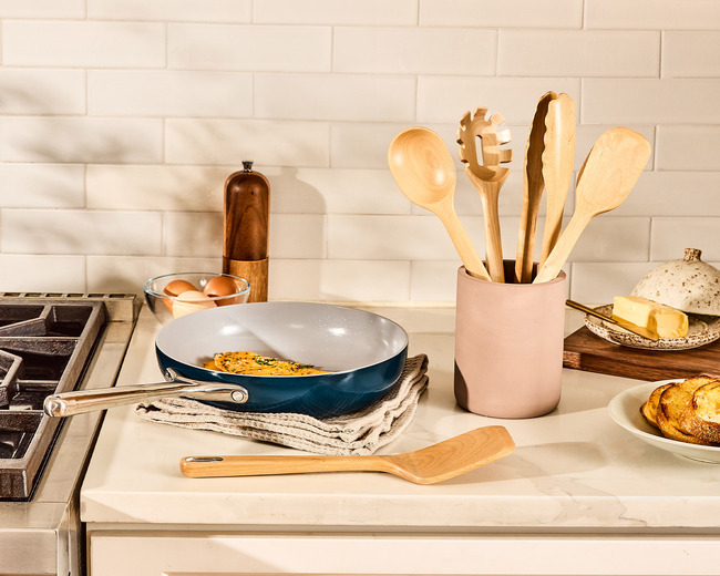 Utensil Set - Lifestyle with Fry Pan