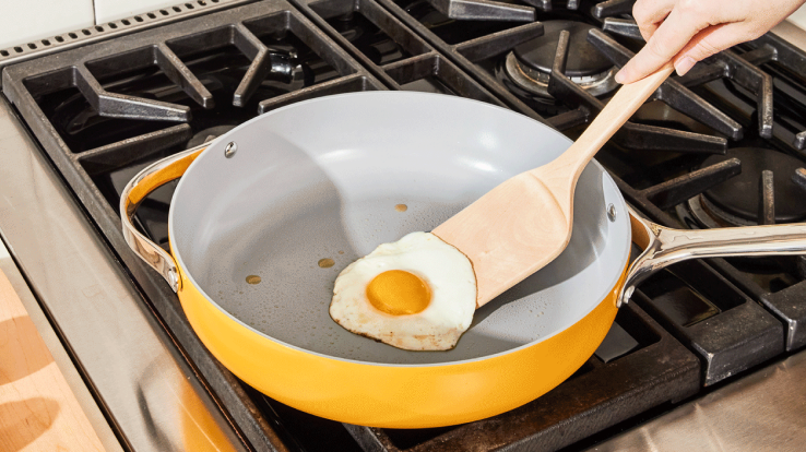 Prep Set - Spatula and Fry Pan Egg Lifestyle