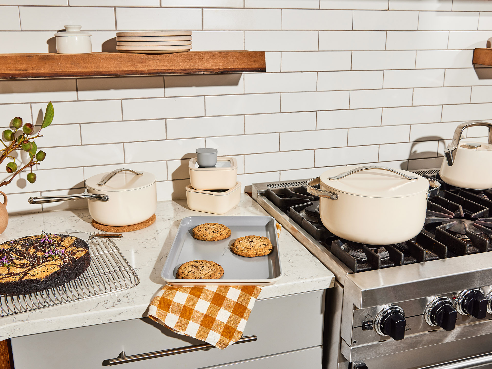 Family - Cream - Lifestyle on Countertop Stovetop