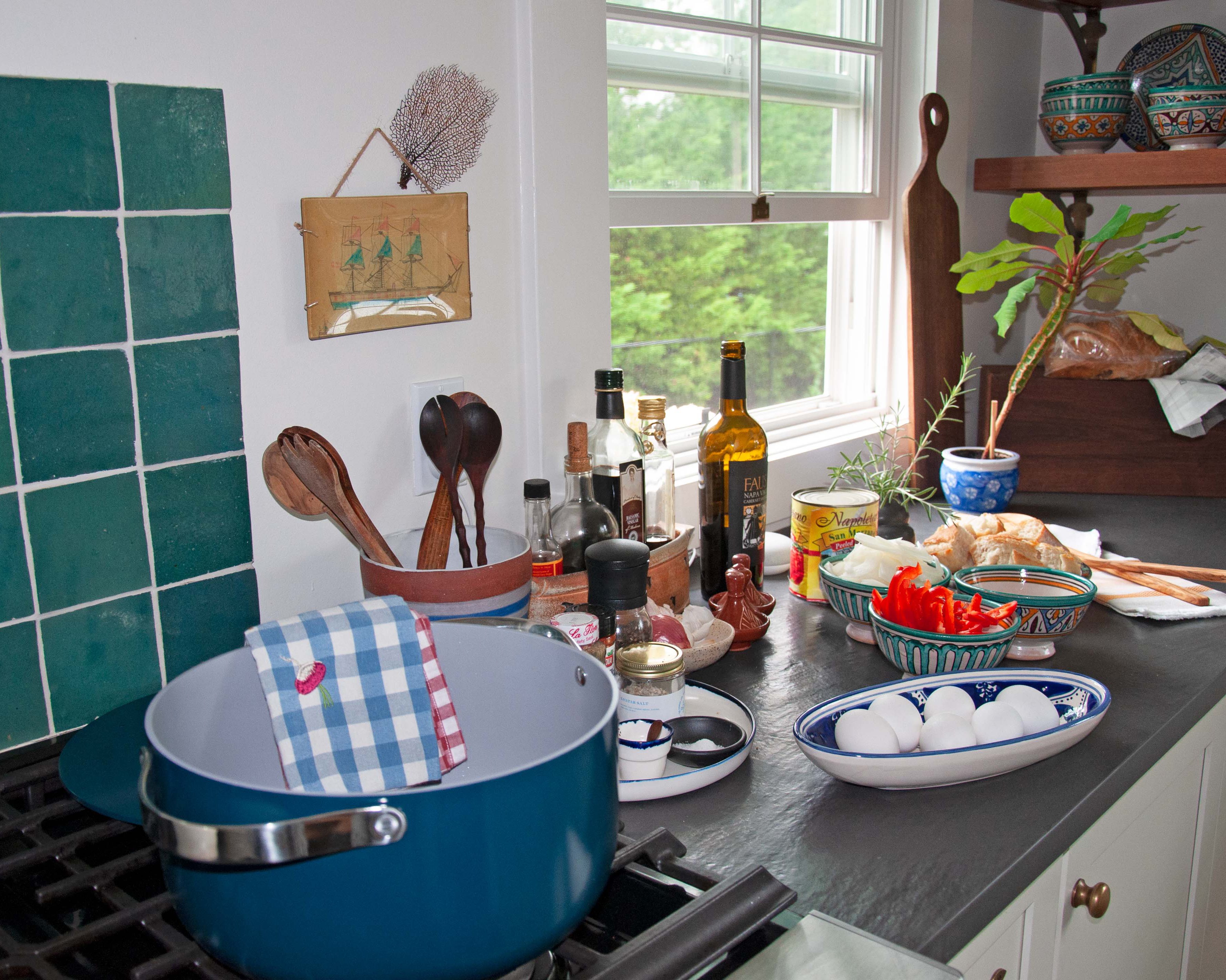 Lizzie and Kathryn Cookware