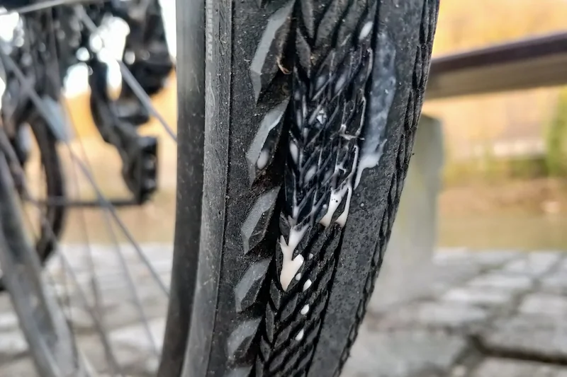 tubeless-sealant-puncture