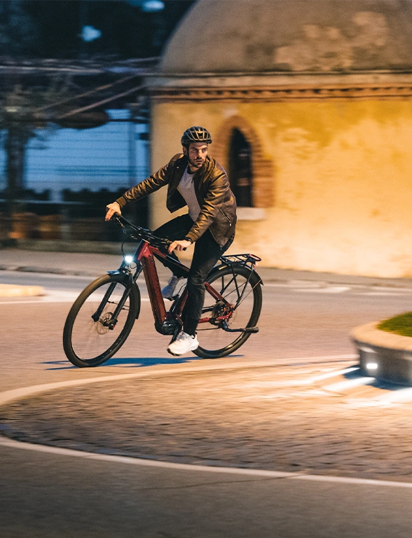 Image_Hero Banner_Split Middle_VS_E-Bikes_Lee Cougan.webp
