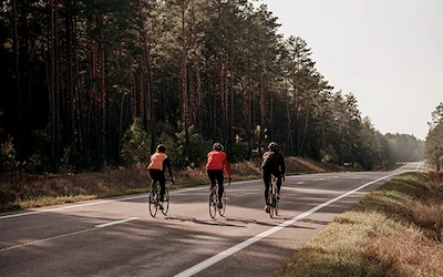 Image_Blog_Article_Tag_Tile_Road_Bikes_2023 (1).webp