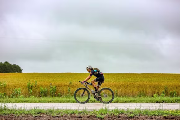 Entry-Level-Gravel-Bikes-Under-2000.webp