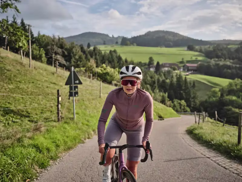 A9JobRad-christoph-duepper_2023-jobradler-auf-rennrad-im-schwarzwald.jpg