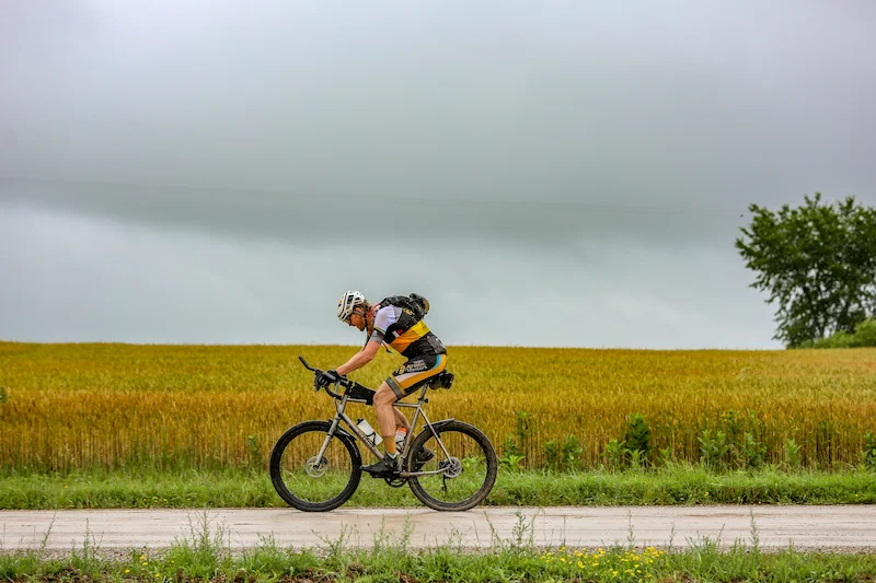 gravel-cyclist-adventure