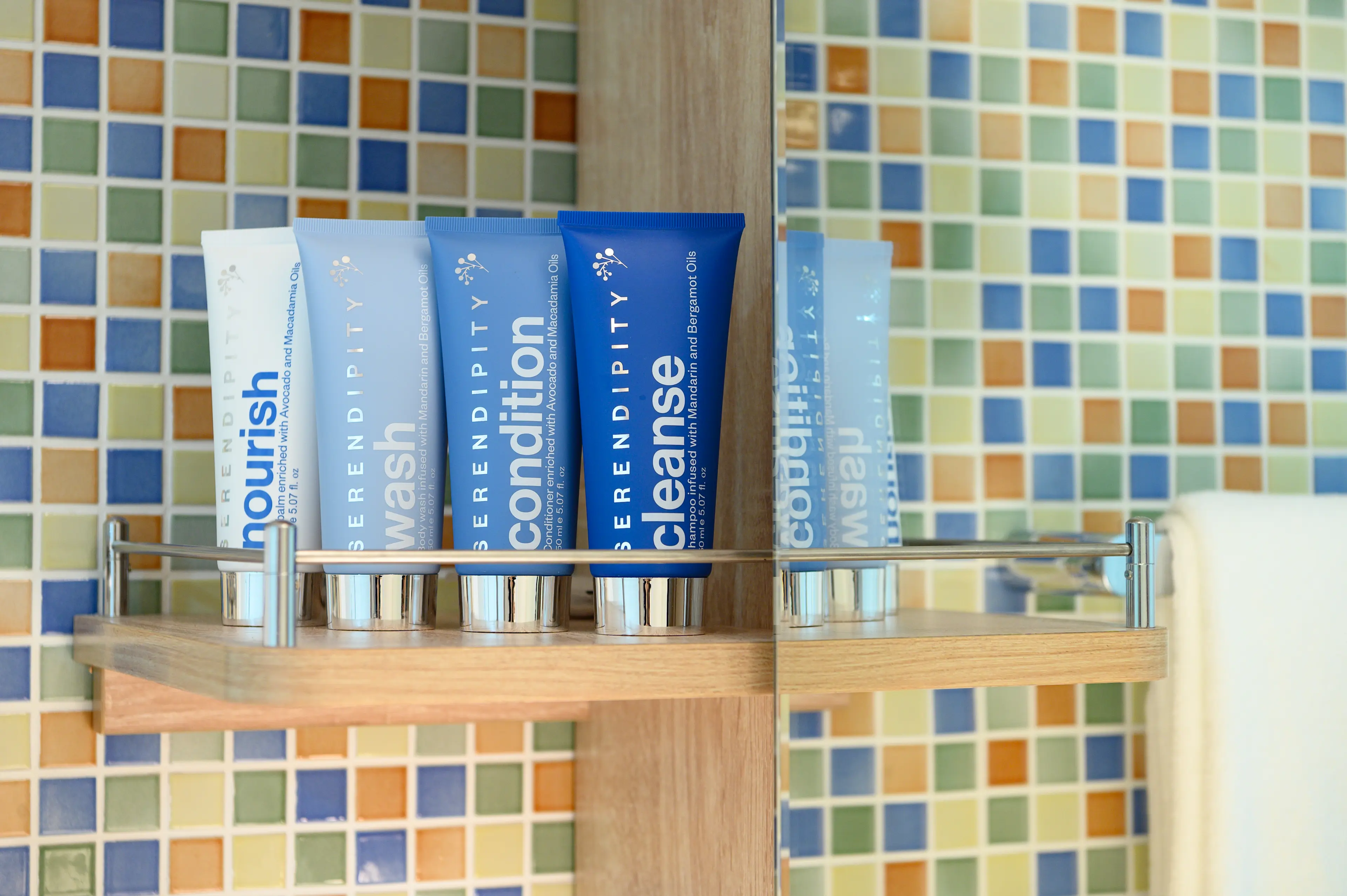 Image - Coral Adventurer - Stateroom - Serendipity collection