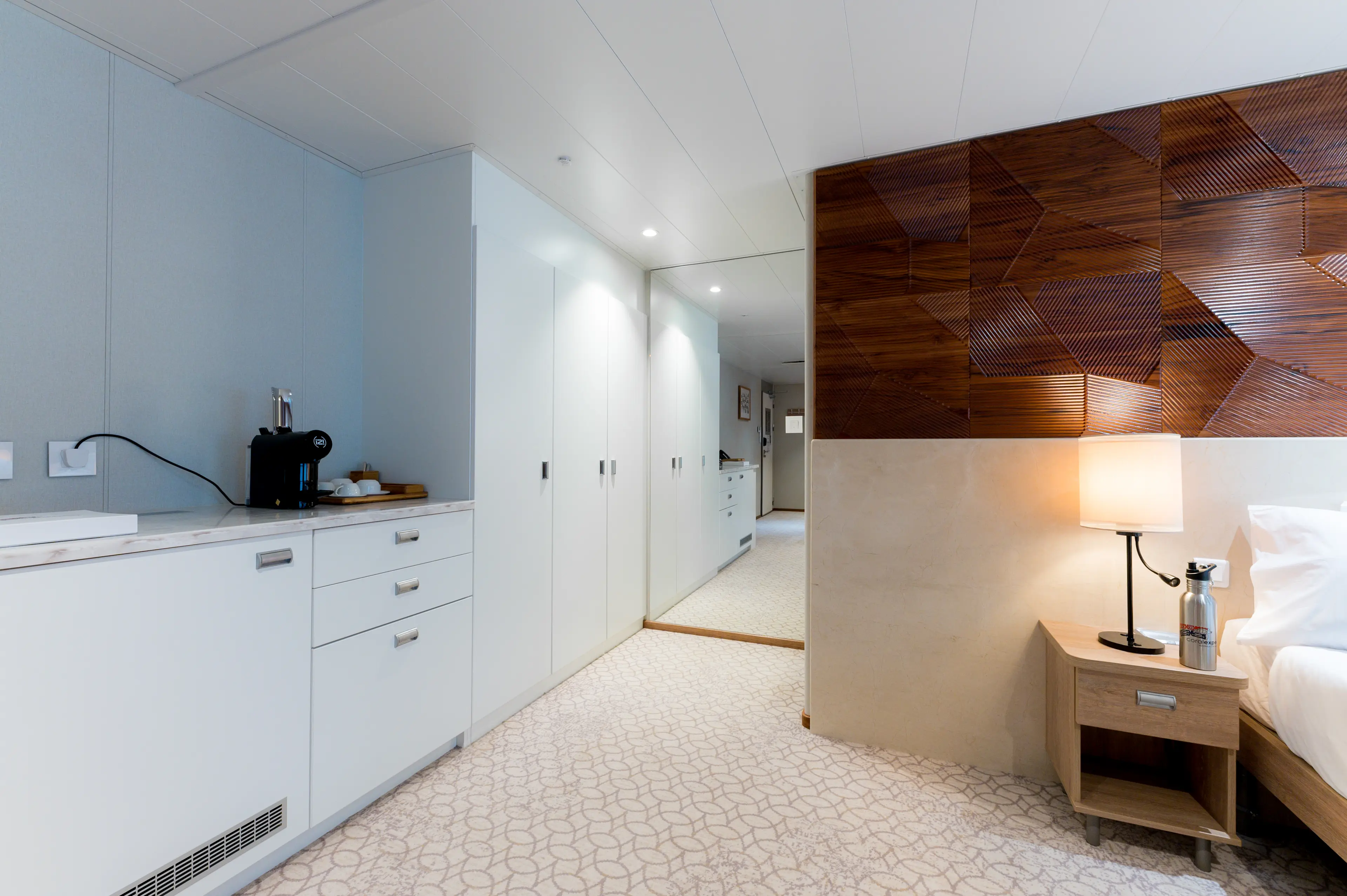 Image - Coral Adventurer - Suite - Cupboard space