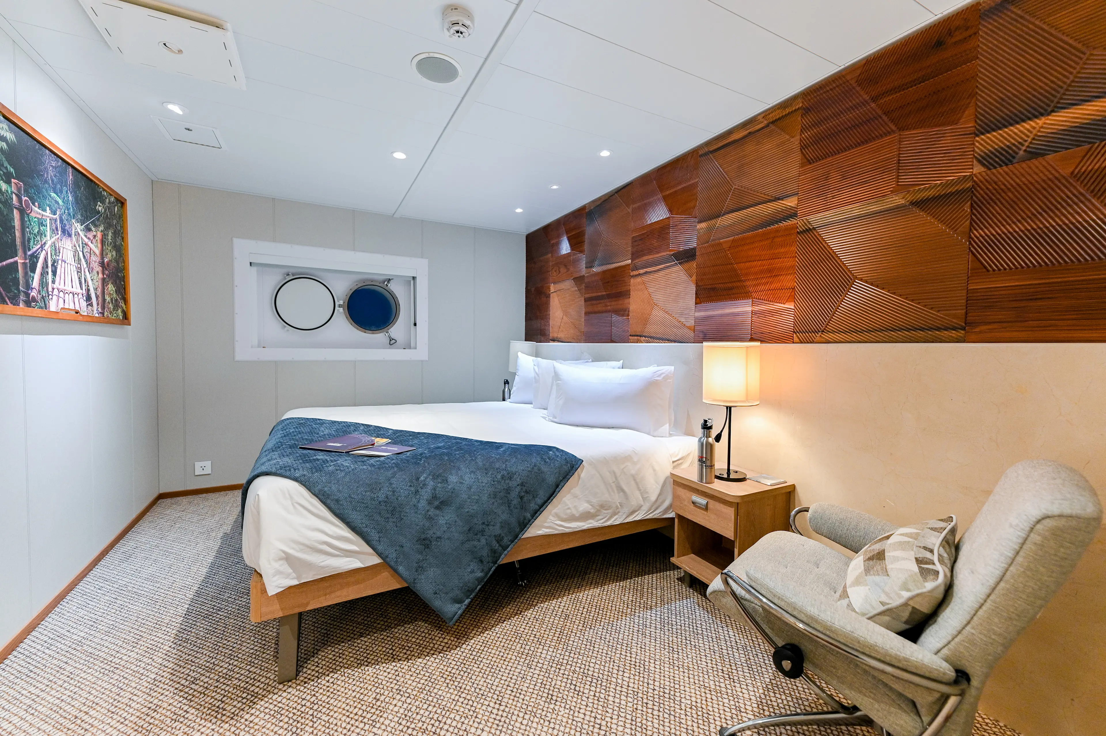 Image - Coral Adventurer - Coral Deck - Hero