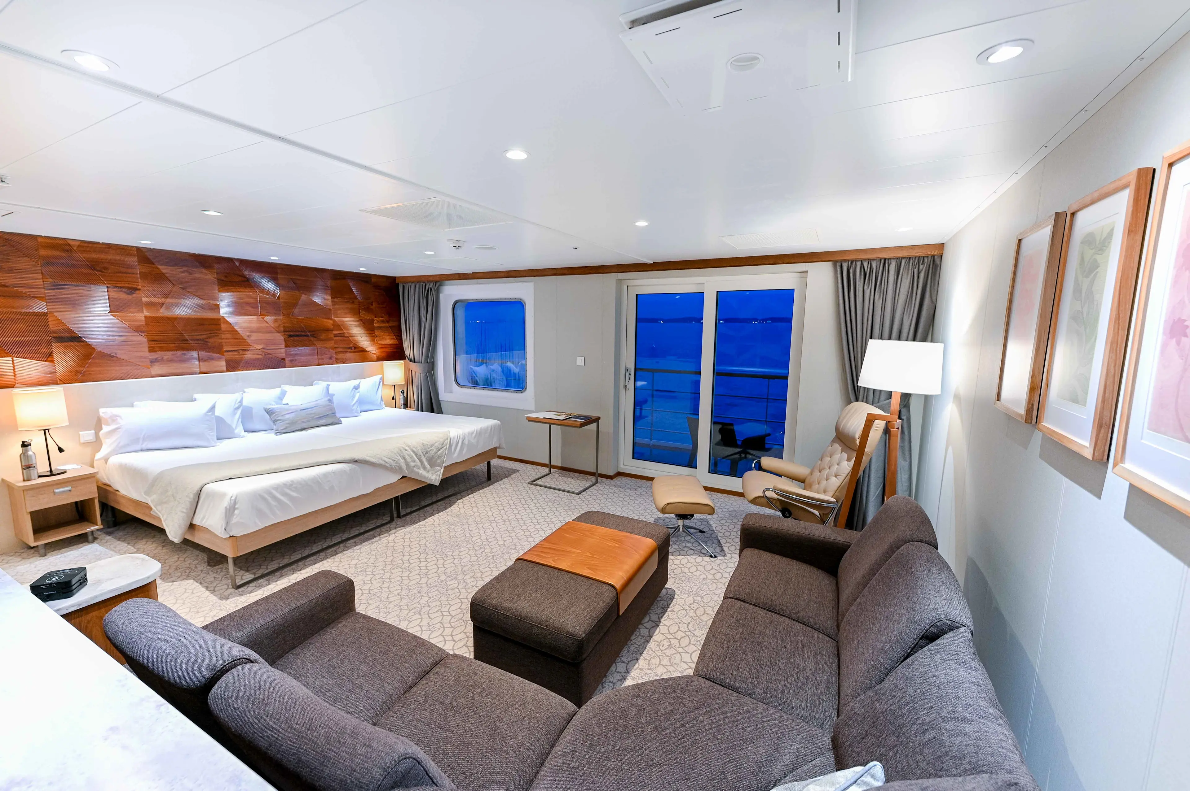 Image - Coral Adventurer - Bridge Deck Suites - Hero