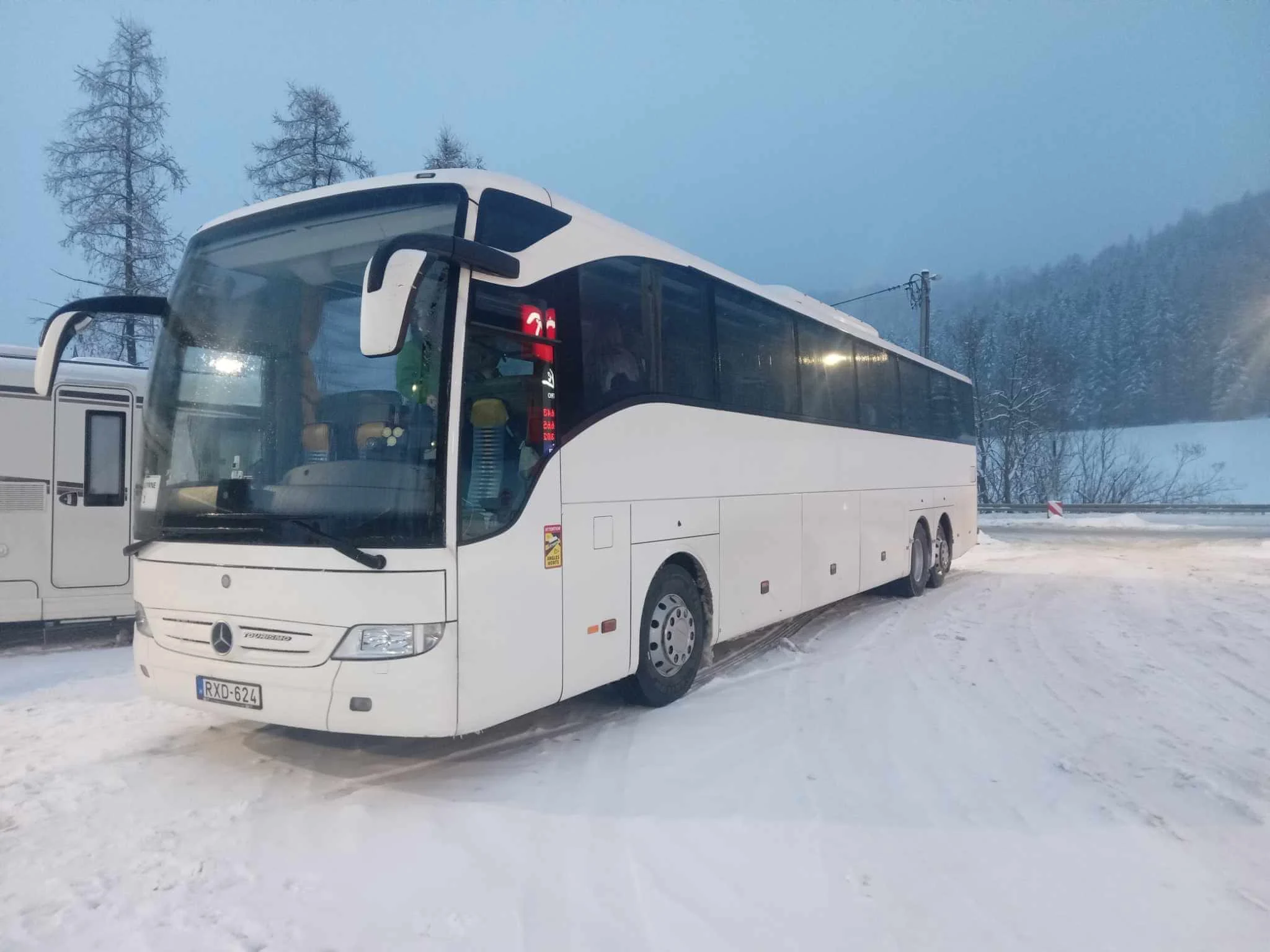 Mercedes Tourismo Busz