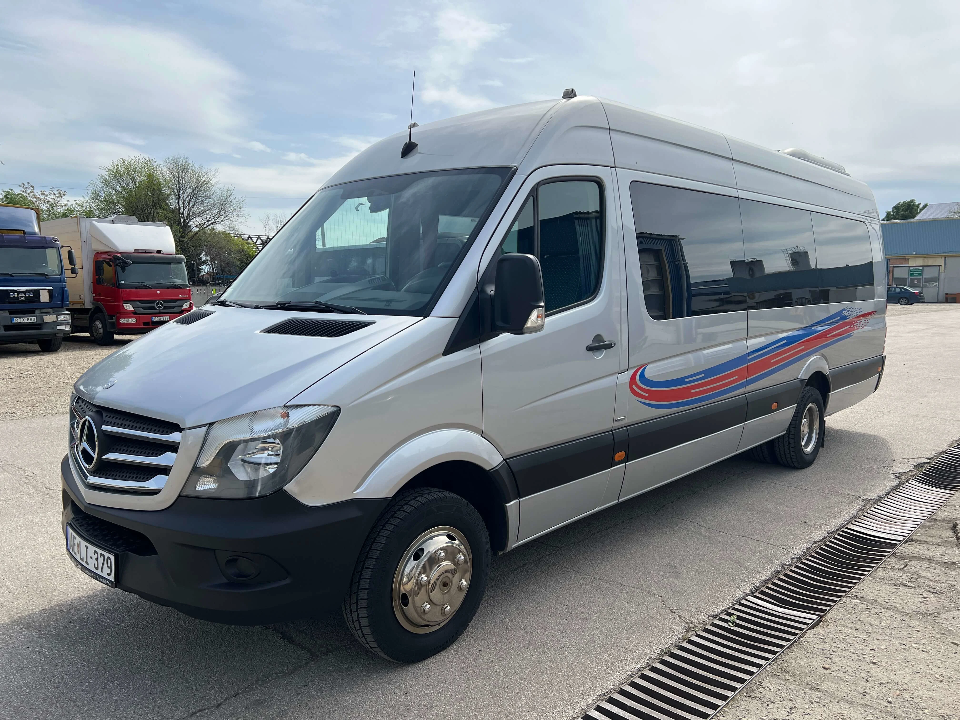 Mercedes Sprinter Busz