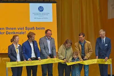 Bandzerschneidung bei der bundesweiten Eröffnung in Bamberg | Fotoquelle: DSD/Roland Rossner
