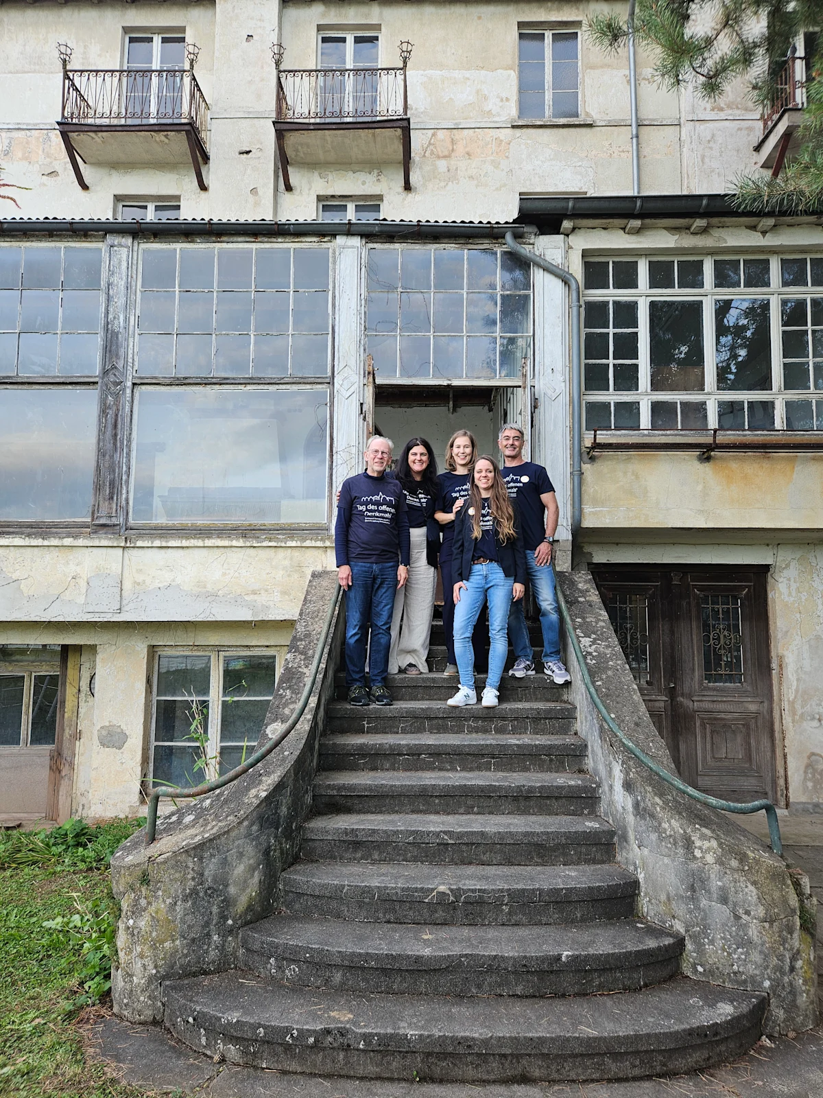 Das Team der Deutschen Stiftung Denkmalschutz freut sich über das große Interesse an dem ehemaligen Hotel am Tag des offenen Denkmals.