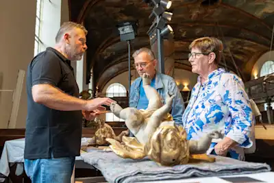 Schaubaustelle in der Dreifaltigkeitskirche mit Restaurator Markus Knopf | Fotoquelle: Dominik Böhm 