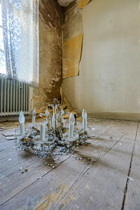 Historische Überbleibsel: Früher waren die Räumlichkeiten des Hotels schön ausgestattet.