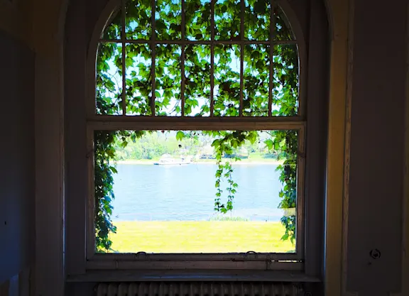 BlogBeitrag 01 Hotelrettung Bellevue-Fensterblick