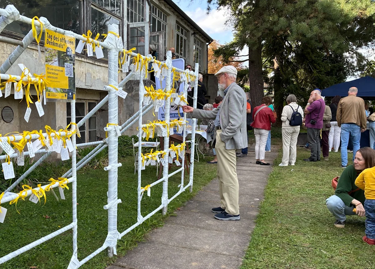 Am Wunschbaum konnten die Gäste Ideen für die Zukunft des Hotels platzieren.