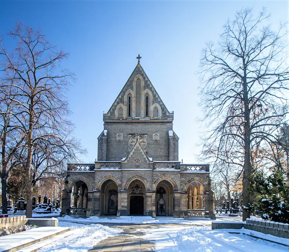 Vinohradský hřbitov: Informace, otevírací doba, mapa, zajímavosti