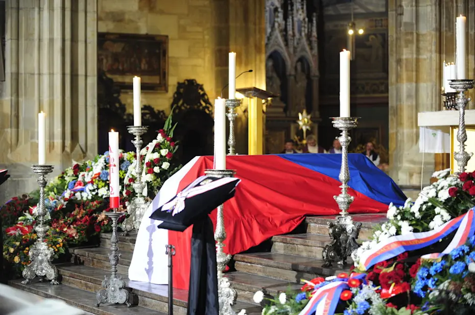Státní pohřeb: Co to je a jak probíhá