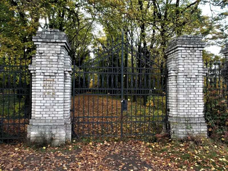 Hřbitov Bohnice: Otevírací doba, historie a příběhy