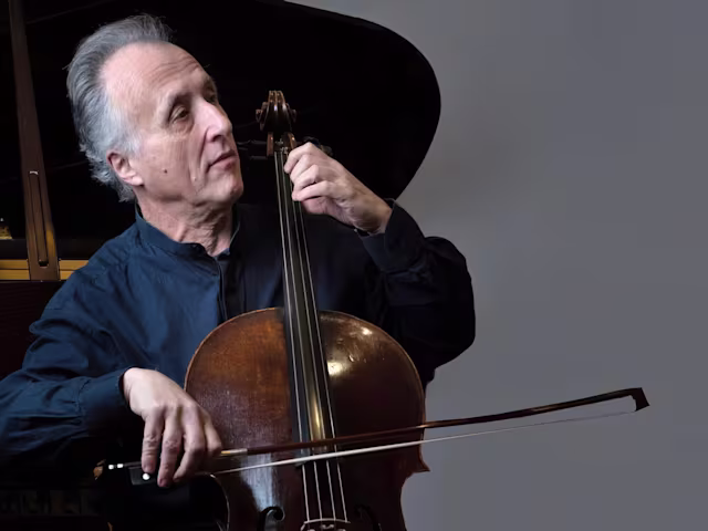 Raphael Wallfisch performs Bach Raphael Wallfisch performs Bach