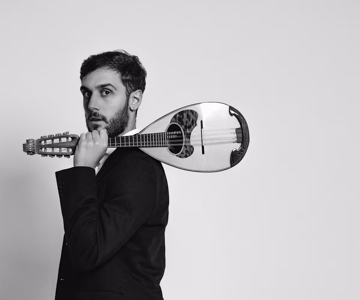 Vivaldi's Mandolin Concerti with Raffaele La Ragione Vivaldi's Mandolin Concerti with Raffaele La Ragione