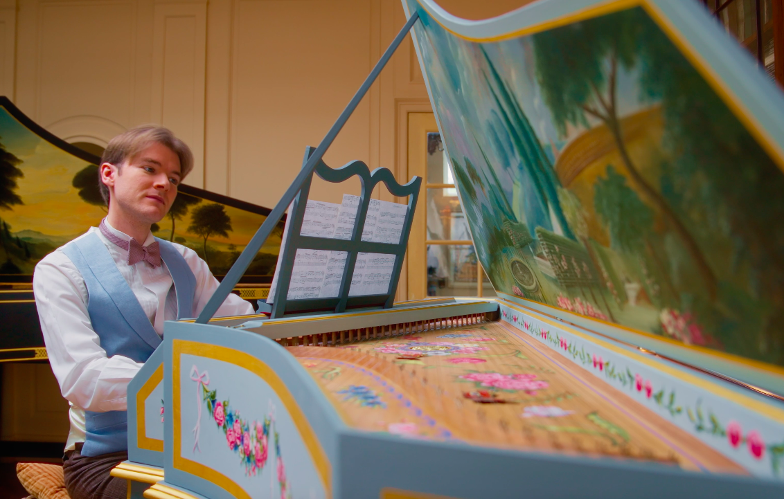 A salon recital upon the spinet