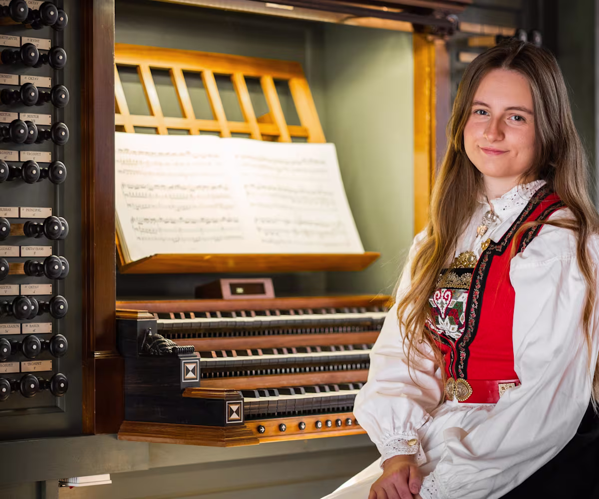 Handel's Salon Handel's Salon