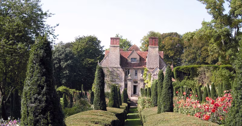 Dating from the 1630s, Garsington Manor in Oxfordshire was the Garsington Opera’s original home. Dating from the 1630s, Garsington Manor in Oxfordshire was the Garsington Opera’s original home.