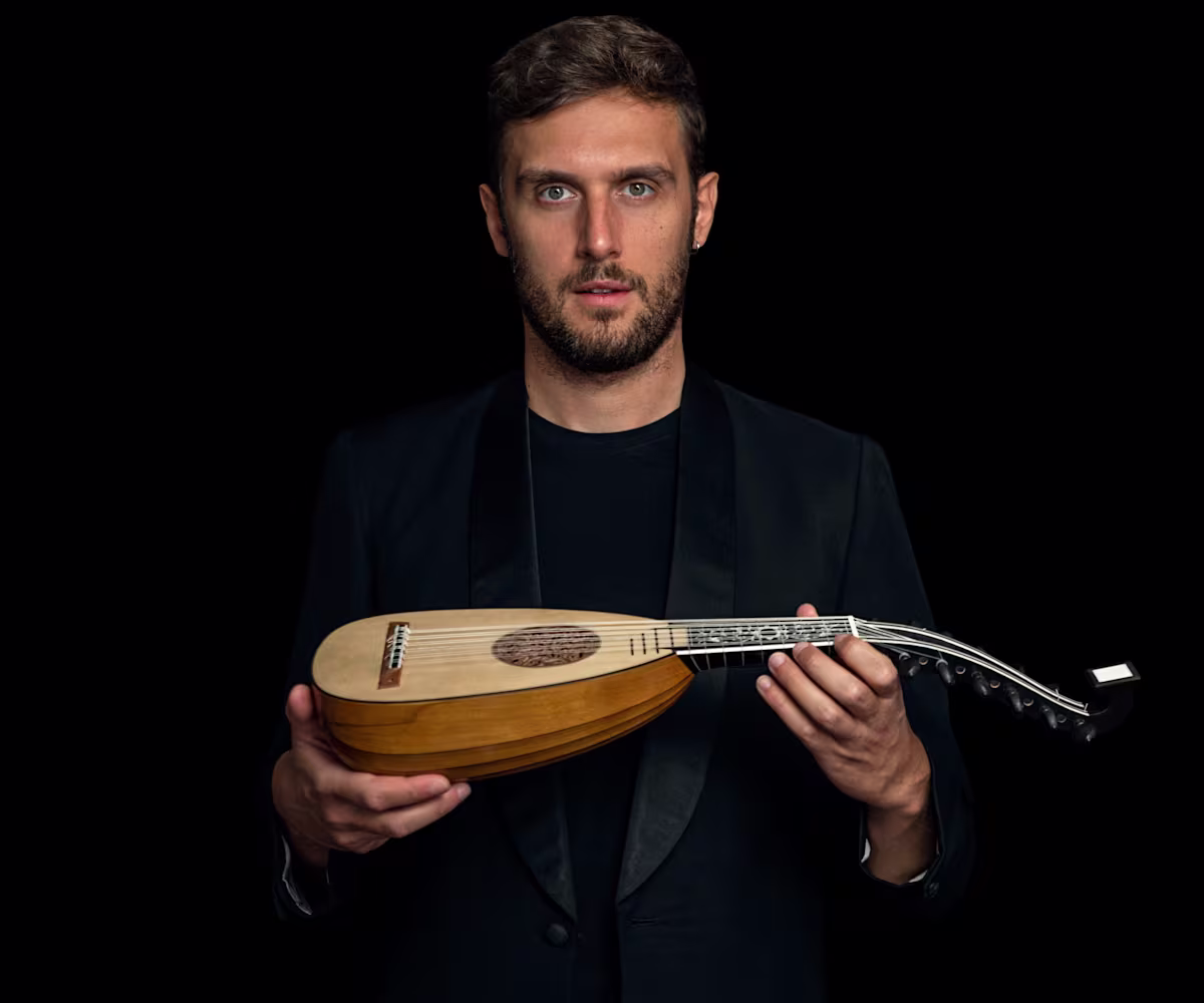 Vivaldi: Plucked and Bowed Vivaldi: Plucked and Bowed