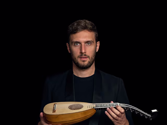 Vivaldi: Plucked and Bowed Vivaldi: Plucked and Bowed
