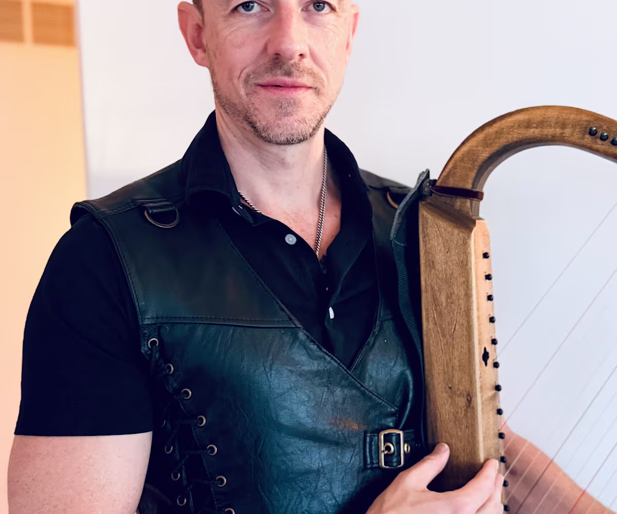 Troubadours Old And New Troubadours Old And New