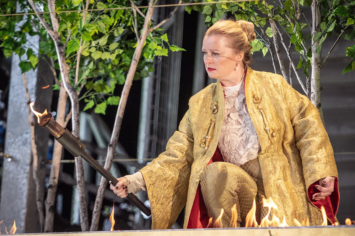 Lucy Crowe as Rodelinda | Photo by Craig Fuller Lucy Crowe as Rodelinda | Photo by Craig Fuller