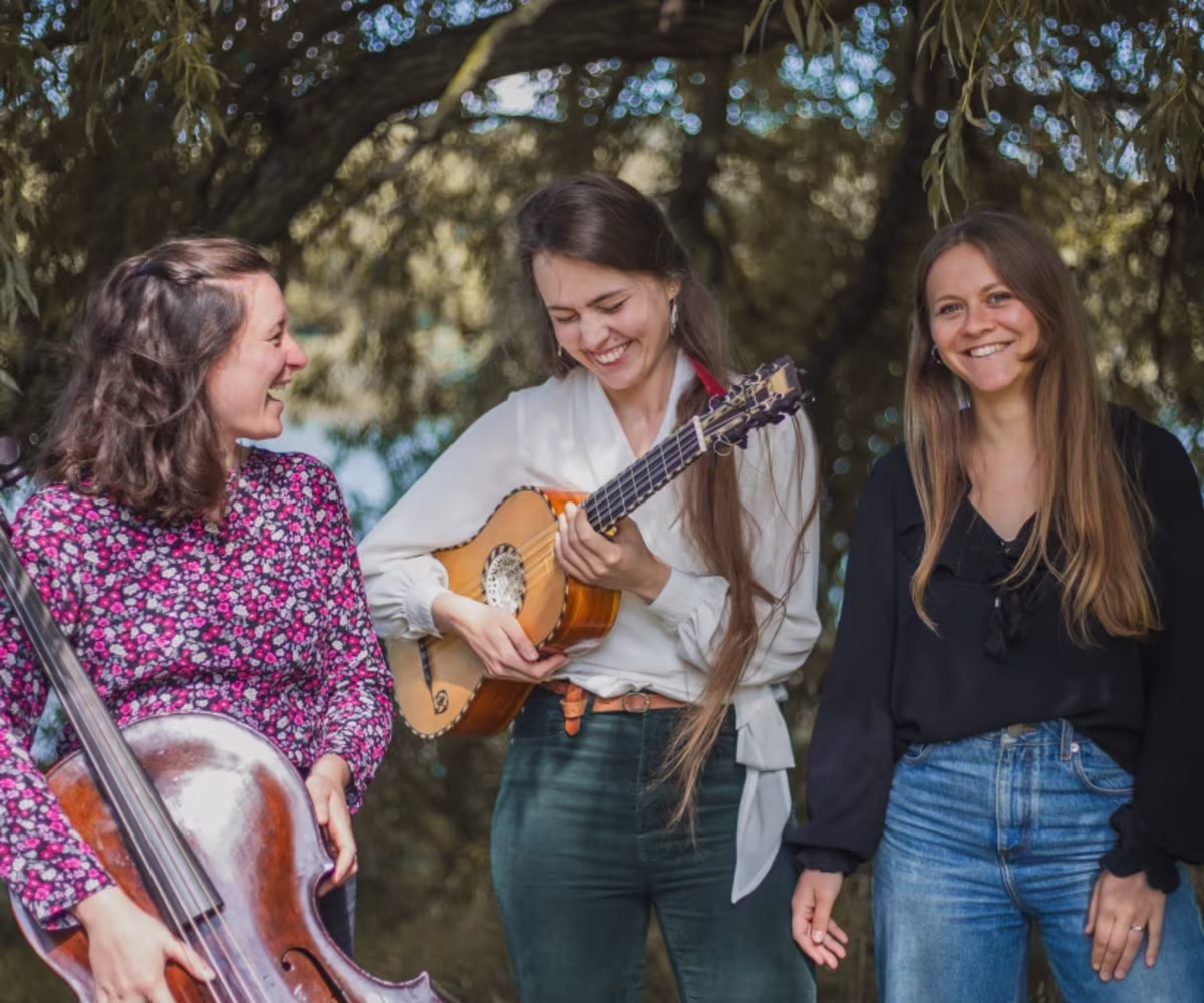 Les Femmes Illustres Les Femmes Illustres
