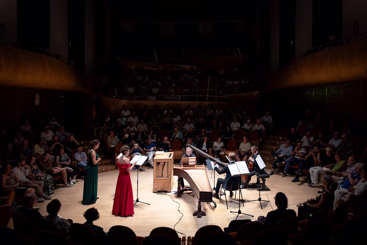 Christophe Rousset and Les Talens Lyriques performing in the auditorium of Cremona's Violin Museum (Photo by Lorenzo Gorini) Christophe Rousset and Les Talens Lyriques performing in the auditorium of Cremona's Violin Museum (Photo by Lorenzo Gorini)