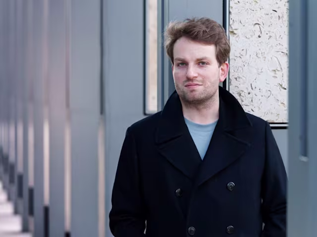 Waft her, angels, through the skies Waft her, angels, through the skies