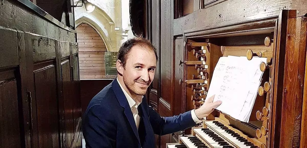 Gaëtan Jarry at the organ (Photo by François Grégoire) Gaëtan Jarry at the organ (Photo by François Grégoire)