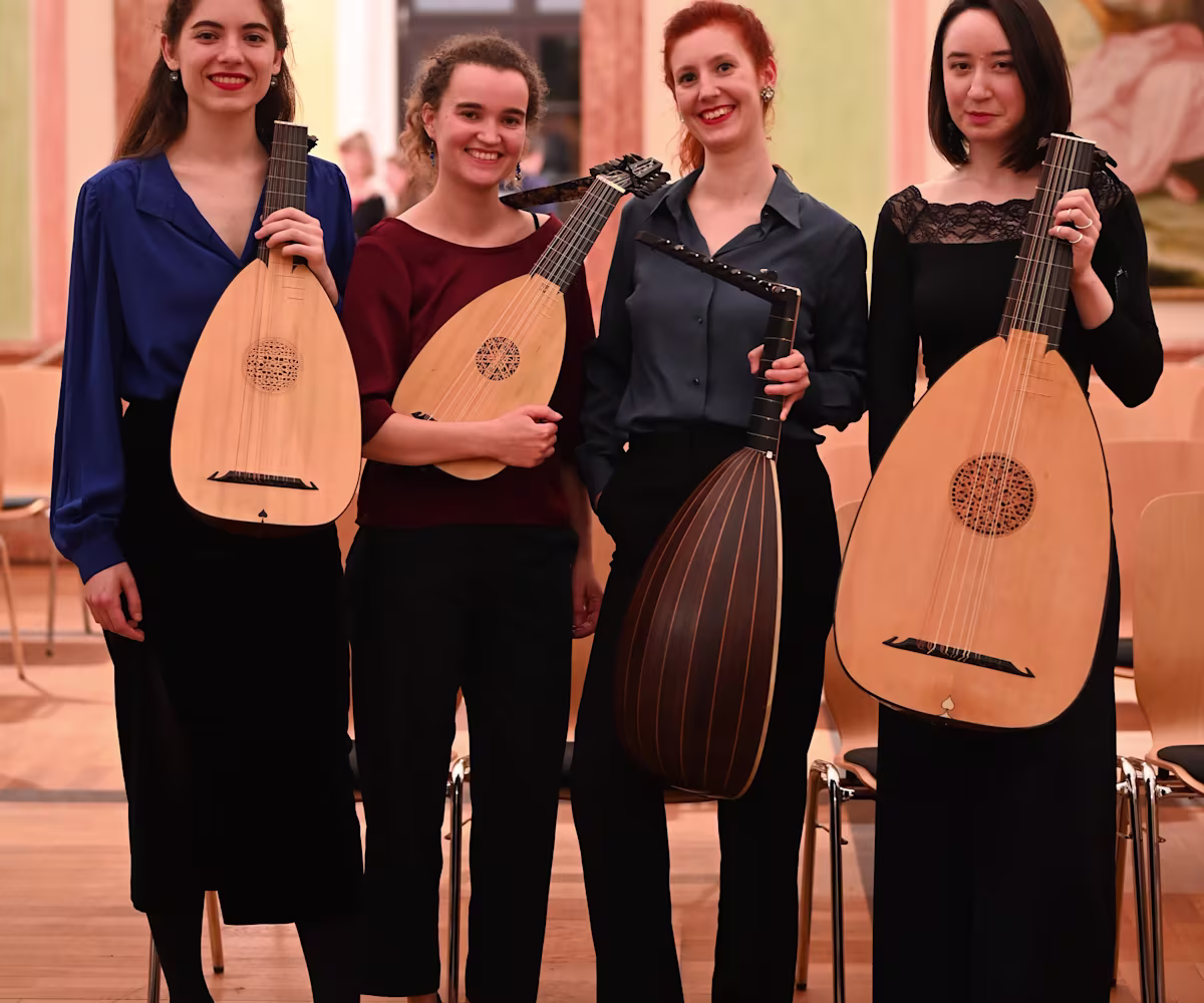 Le Ballet des Luths Le Ballet des Luths