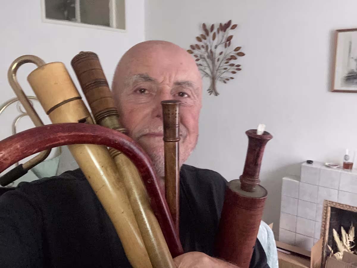 At his Edinburgh Festival Fringe shows, Attila the Stockbroker will be playing crumhorn, rauschpfeife, cornamuse, five different recorders, violin and mandola. At his Edinburgh Festival Fringe shows, Attila the Stockbroker will be playing crumhorn, rauschpfeife, cornamuse, five different recorders, violin and mandola.