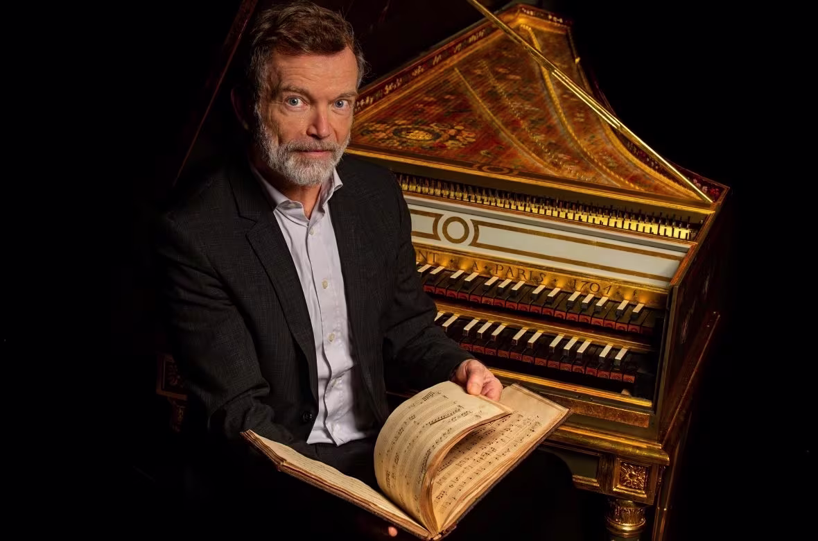 Still a Baroque harpsichordist at heart, Christophe Rousset has not abandoned solo and chamber playing, despite his busy career as a conductor.