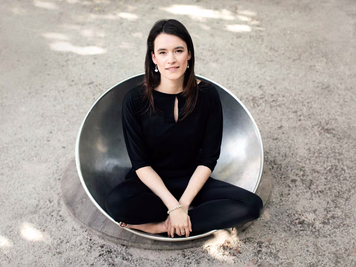 Helen Charlston is one of the UK's leading Baroque mezzo-sopranos, praised for her clear diction and vocal flexibility | photo by Benjamin Ealovega Helen Charlston is one of the UK's leading Baroque mezzo-sopranos, praised for her clear diction and vocal flexibility | photo by Benjamin Ealovega